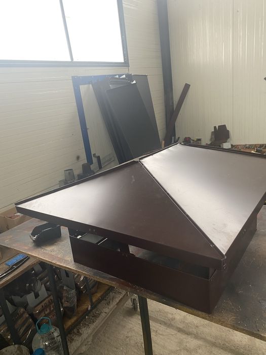 Двускатни и четрискатни шапки за комини!