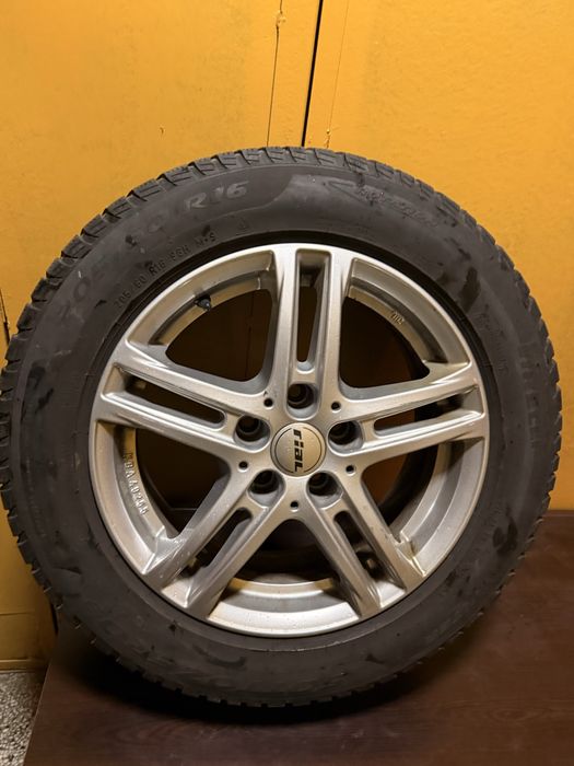 4 бр гуми Pirelli 205/60/R16 зимни