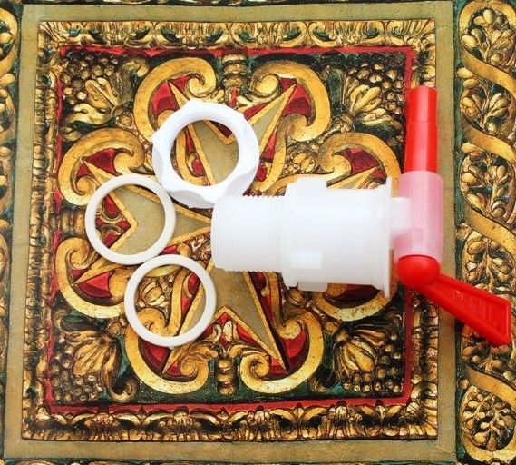 Robinet butoi cu garnitura