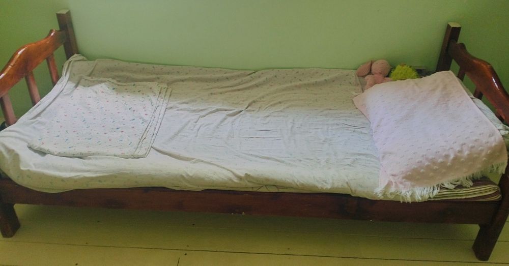 Продаётся Кровать 2 хорошим состоянии