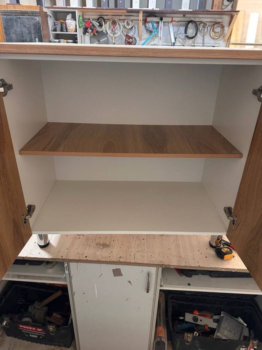 Кухонный рабочий стол