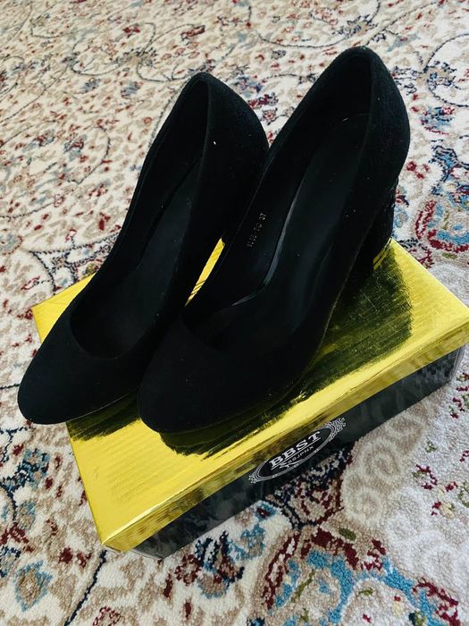 Tufli judayam chiroyli svarovski toshli sastayana zornarxi kelishiladi