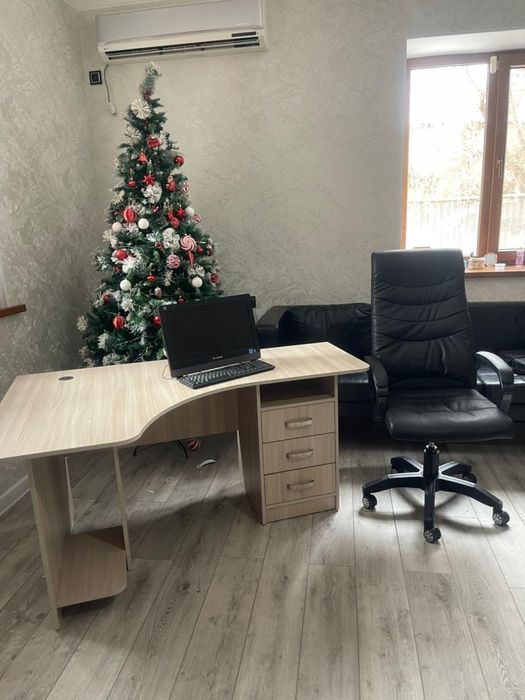 Стол и кресло новая