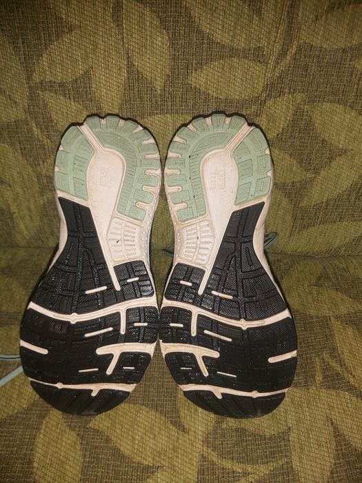 Маратонки Asics, Adidas Duramo 10, Brooks и кецове Converse