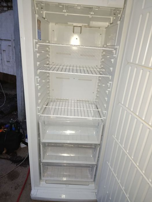 Продам морозильник