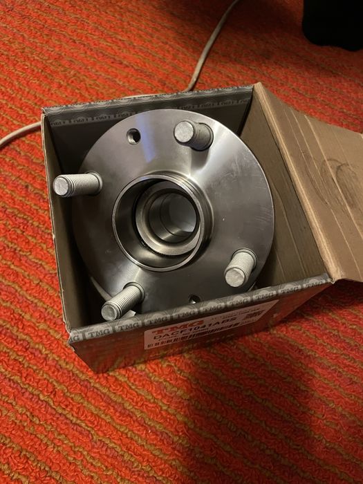 Новая ступица мазду 323