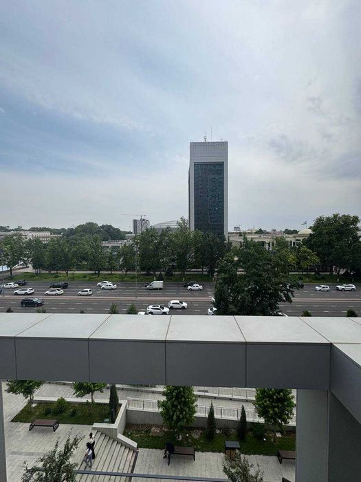 СРОЧНО ПРОДАЕТСЯ 2х ком квартира пойдет под ОФИС 83м2 с террассой