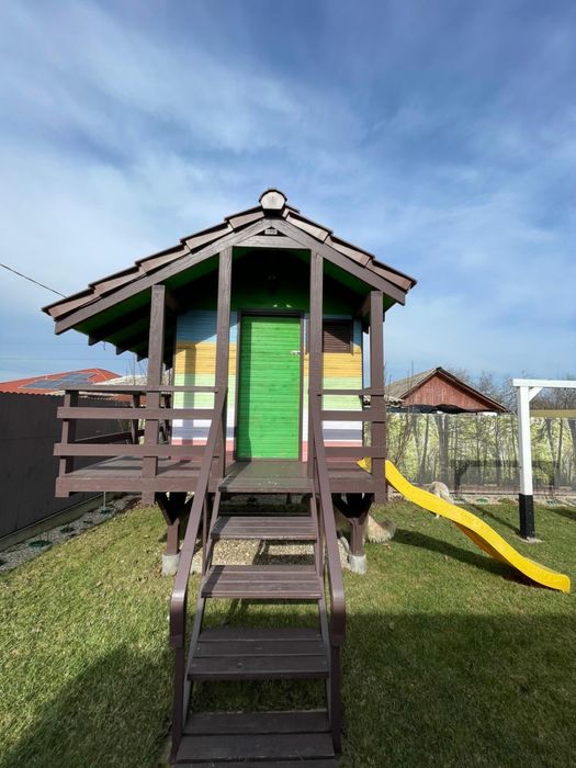 Casuta cu accesorii cadou pentru loc de joaca pentru copii