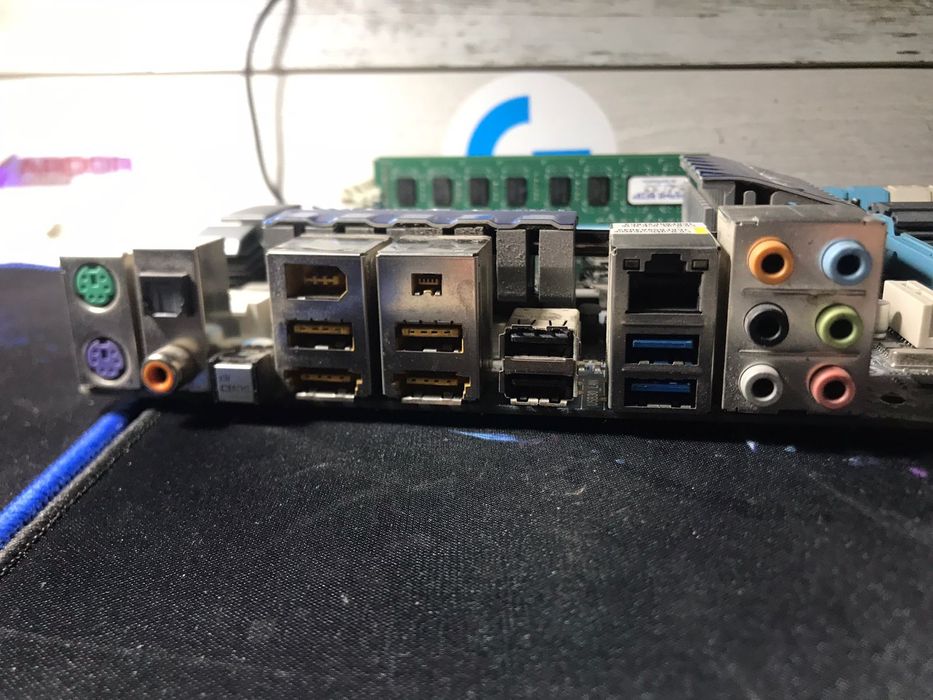 комплект: мат плата, процессор, озу