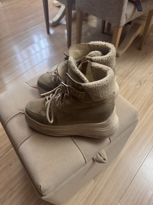 Зимние женские сапоги