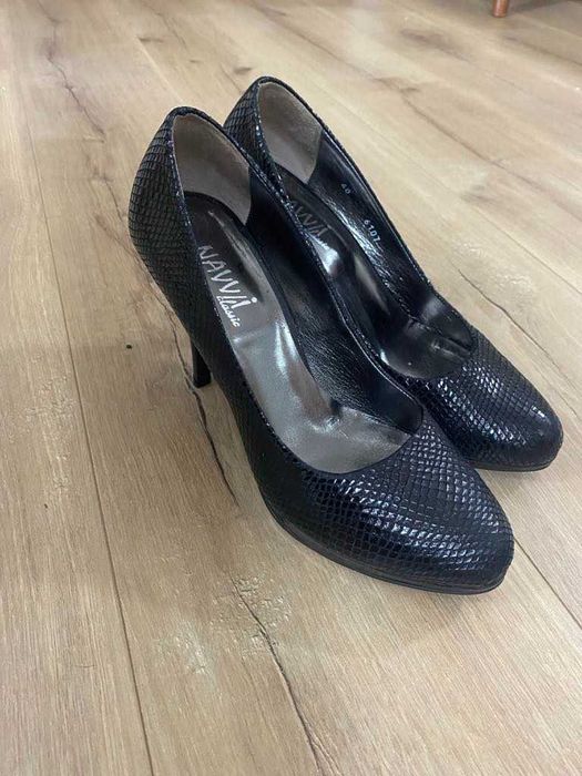 Елегантни дамски обувки NAVVI