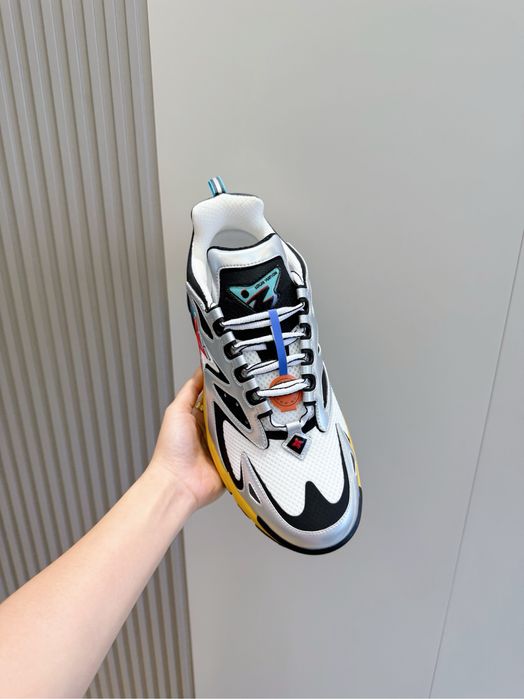 Adidasi Louis Vuitton , calitate premium , pe comanda , noi , 42