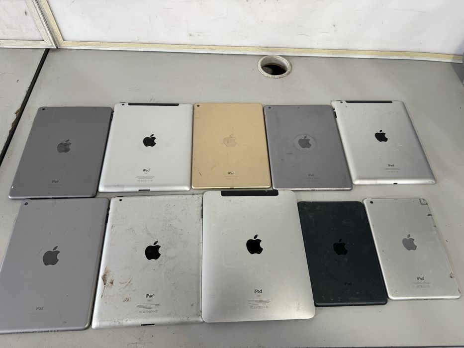 Таблет/ти - лот iPad 10 бр за части