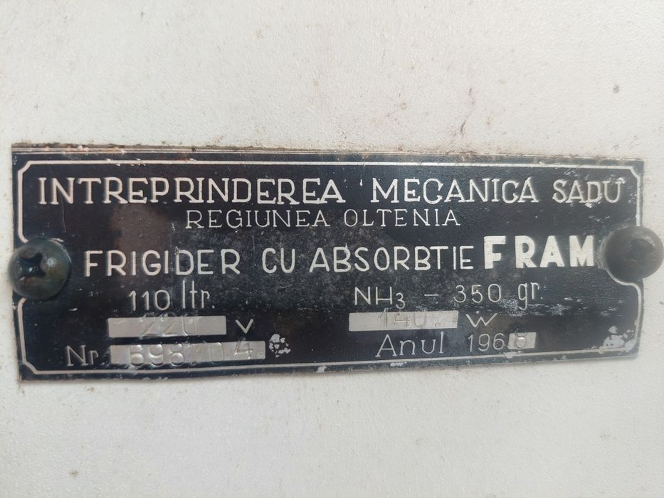 Vând Frigider Fram - anul  1966, funcțional, dar ideal pentru decor
