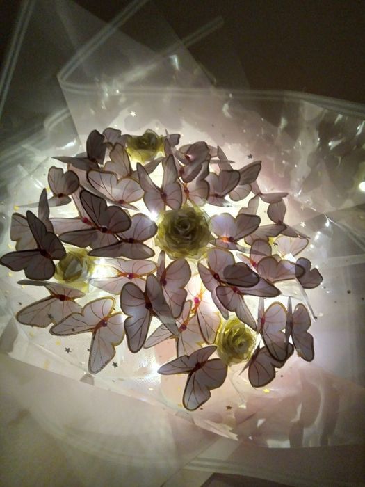 Букет из денег и из бабочек