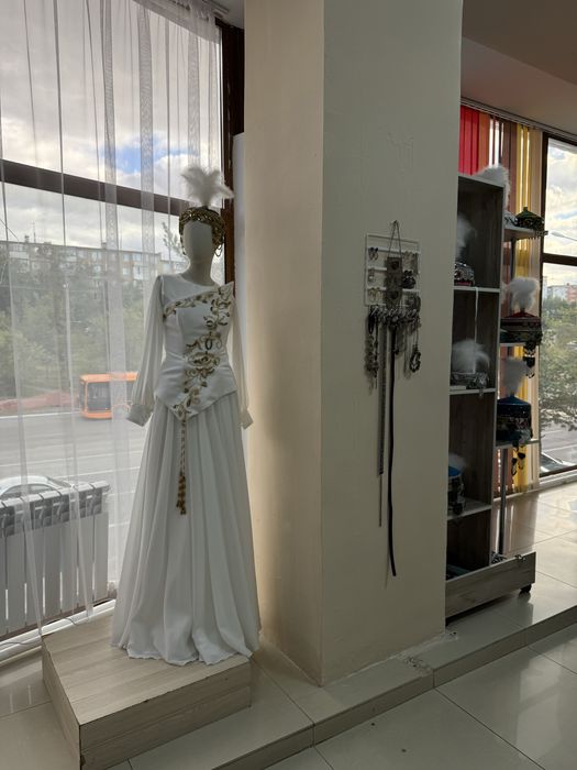 Продается действующий салон проката платьев