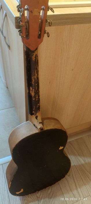 Акустична китара Орфей