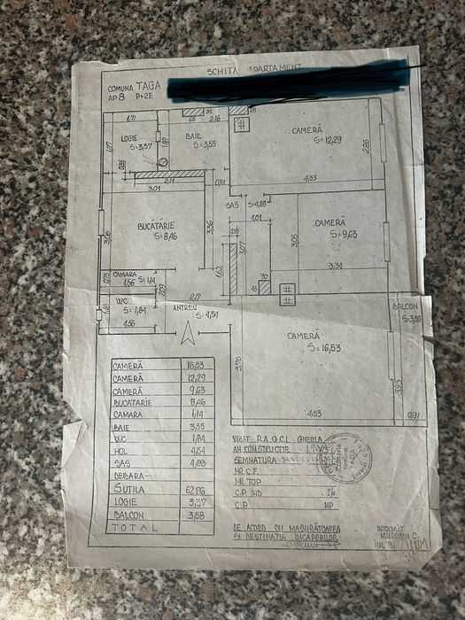 Vand apartament cu 3 camere