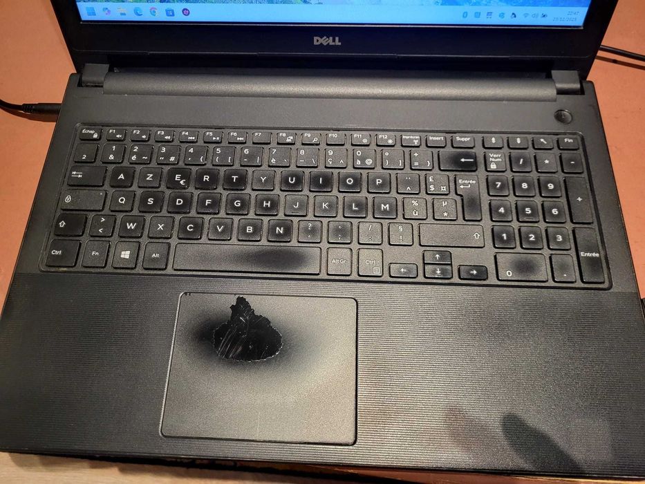 DELL 15.6" Inspiron 15 Intel Celeron 3215U 1.7Ghz 8GB DDR3L 500GB SSHD