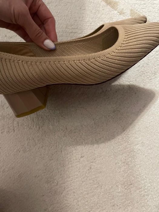 Туфли бежевые из