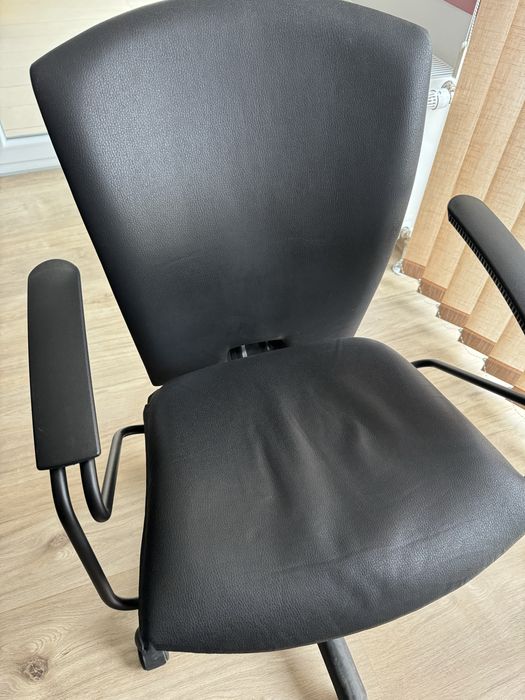 Scaun birou piele neagra calitate