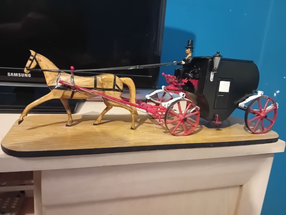 Caleasca cu cal și birjar