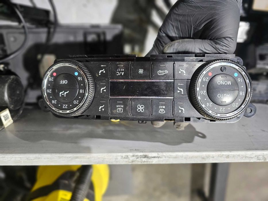 panou clima butoane Mercedes ML GL W164 ML320 ML350 ML280 A2518702289