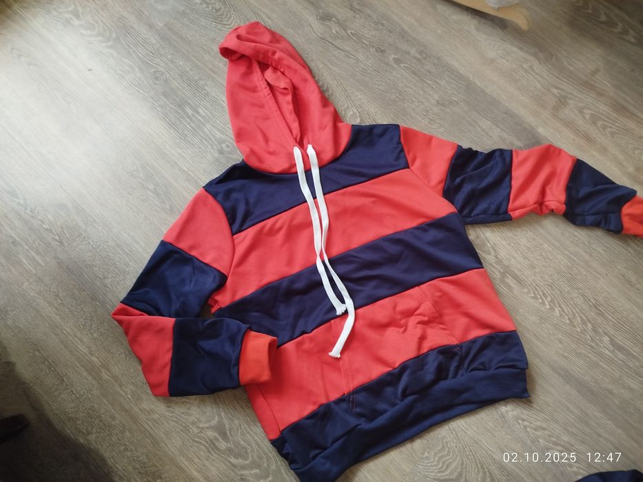 Продается женский  спортивный костюм