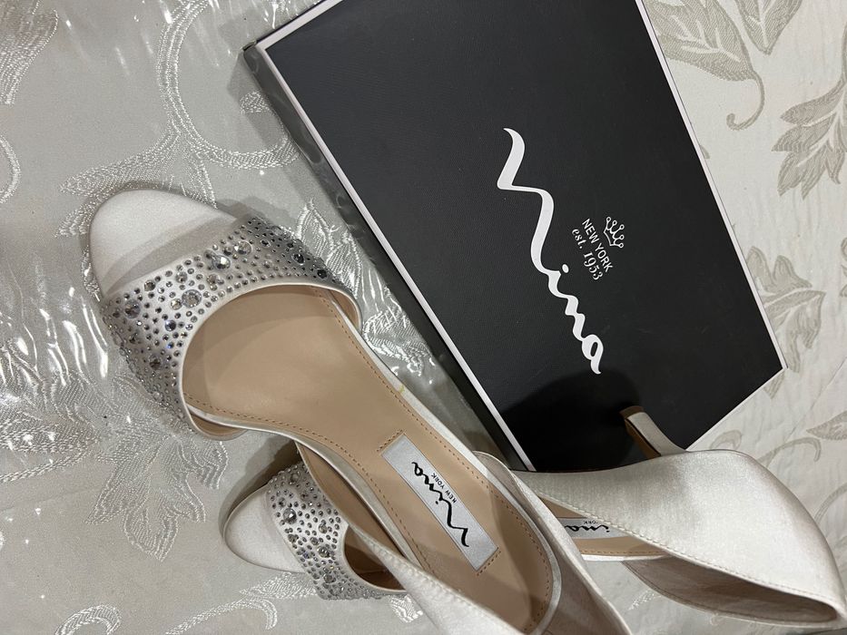 Белые туфли босоножки , свадебные