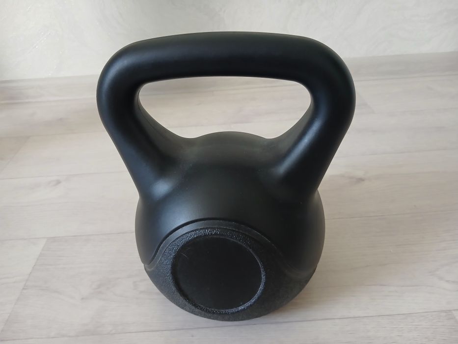 Продам гирю 12 кг
