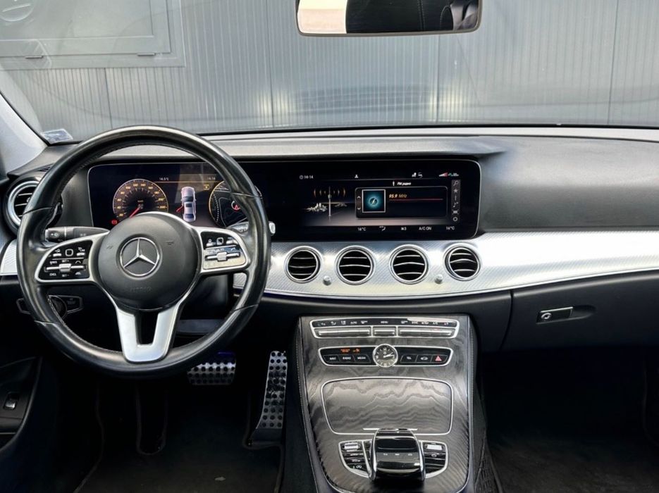Кола под наем с шофьор,сватби,балове,кръщенета под наем E Class коли под наем,transfer from airport