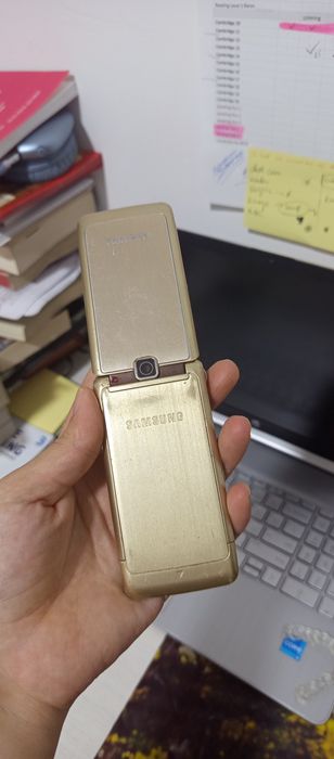 Samsung buklanadigan (Flip) telefon