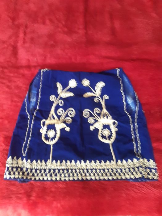 Елек без ръкави бродиран