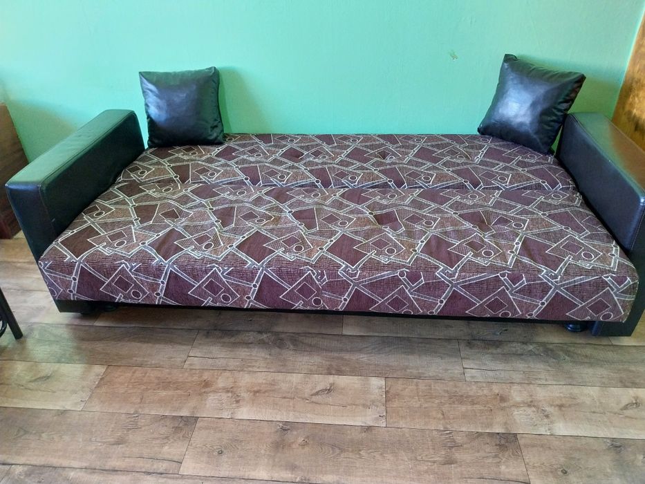 Диван. Във отлично състояние. Без никакви  забележки