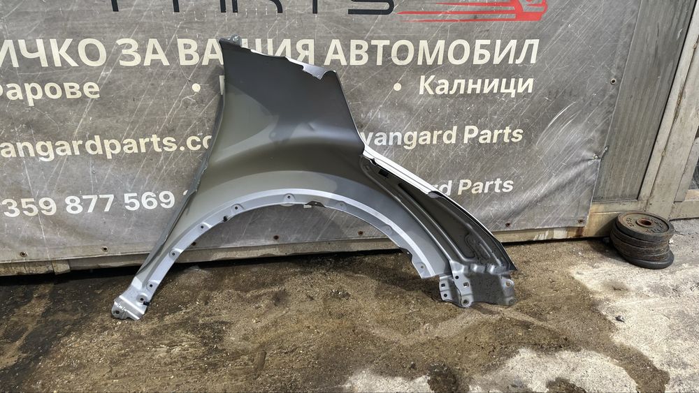 3 броя ляв и 1 брой калник Toyota CHR
