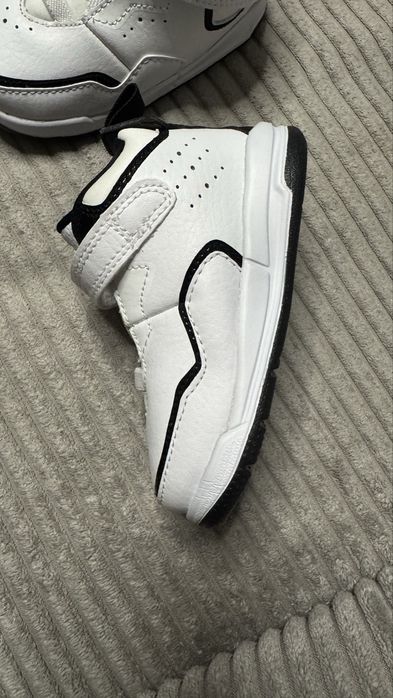 Нови детски маратонки Jordan