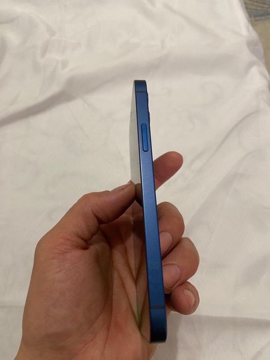 Срочно продам iphone 12