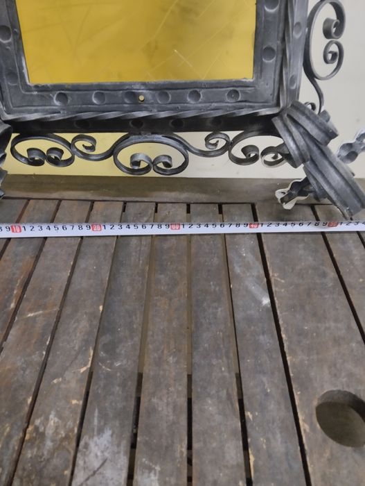 Стар лампион за стена от ковано желязо