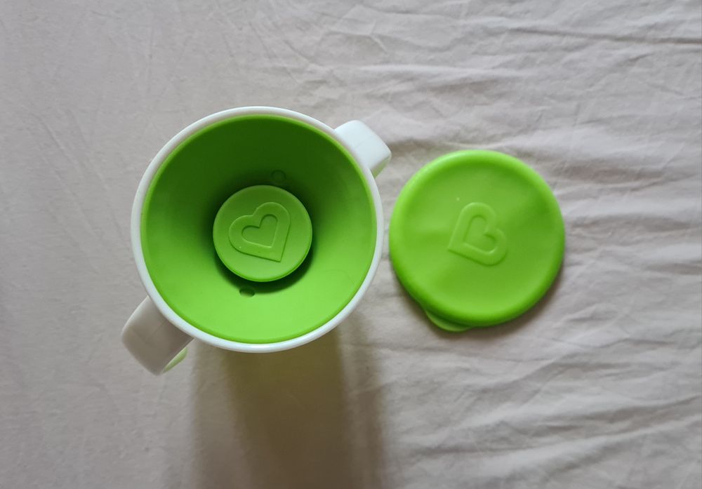 Стаканчик для малыша непроливайка Munchkin