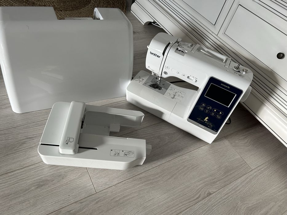 Masina de cusut si brodat brother M280D