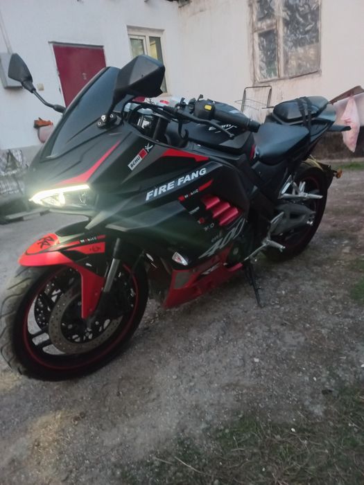 Мотоцикл спорт байк 400 куб