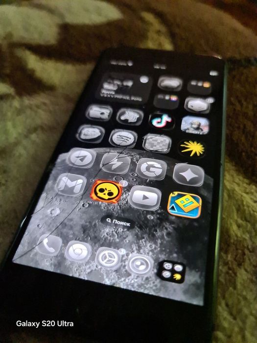 Айфон 8+         .