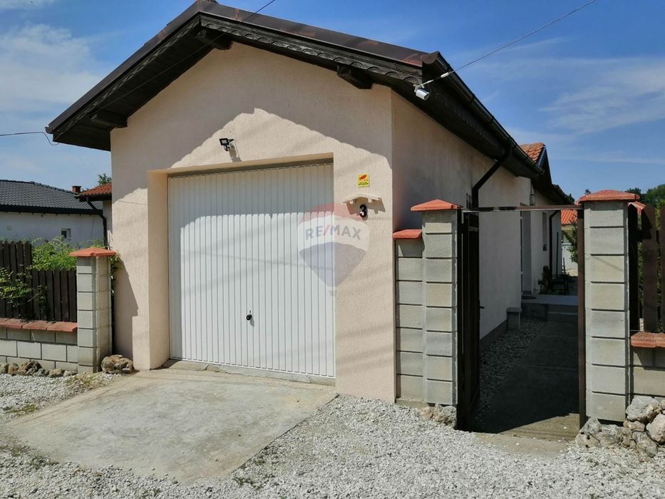 Продава се Къща в с. Гурково, Област Добрич - 150 кв.м за 1167 €/кв.м - Снимка #2