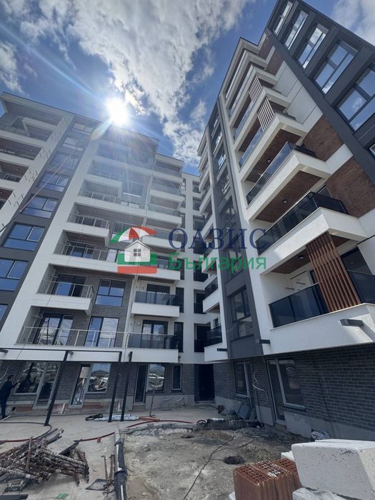 Апартамент с 2 спални и двор (21,5 кв.м) в "Lazur Residence", м. Мадика, кв. Славейков, Бургас, 81,79 кв.м, #34131670