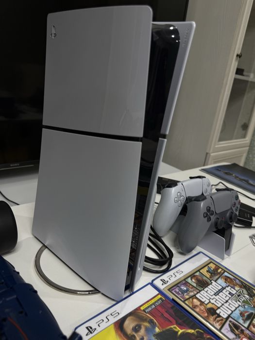 Продаю Playstation 5 Slim