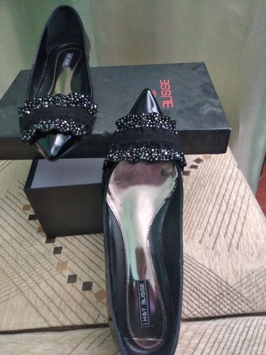 Продаются женские туфли