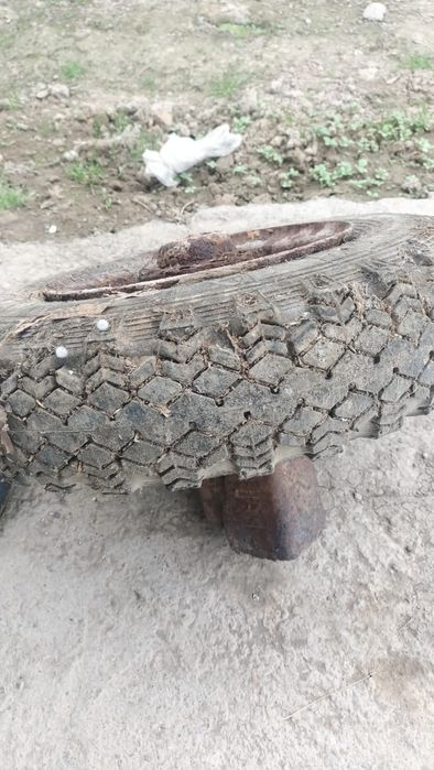 Продается шины для мопеда, муравея, тачки итд