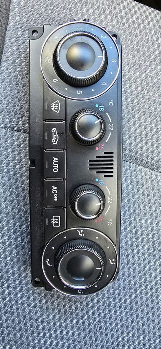 Mercedes w203 фейс, панел климатик. C220 2005г. 20383017
9 1400
