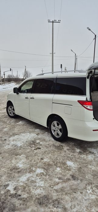 Продам семиместный минивэн.