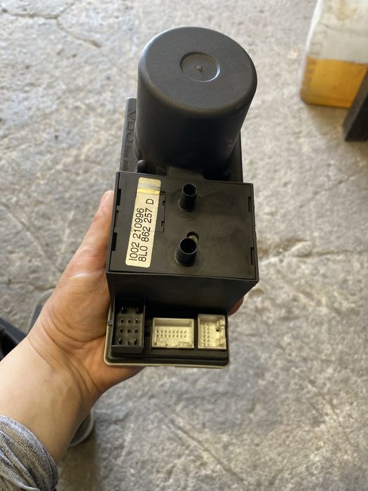 Помпа централно ауди а3,с3 а4 б5 перфектна